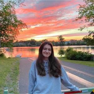 Meet your Posher, Alicia